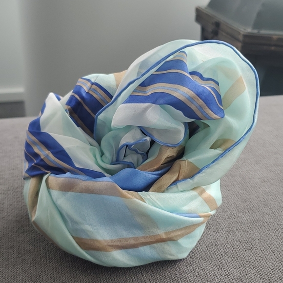 BCBG 100% silk scarf - Picture 3 of 3